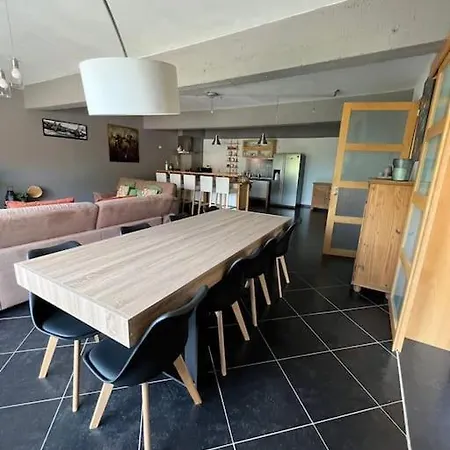 Loft Spacieux Dans Une Ancienne Beurrerie Avec Parking Gratuit Apartman *